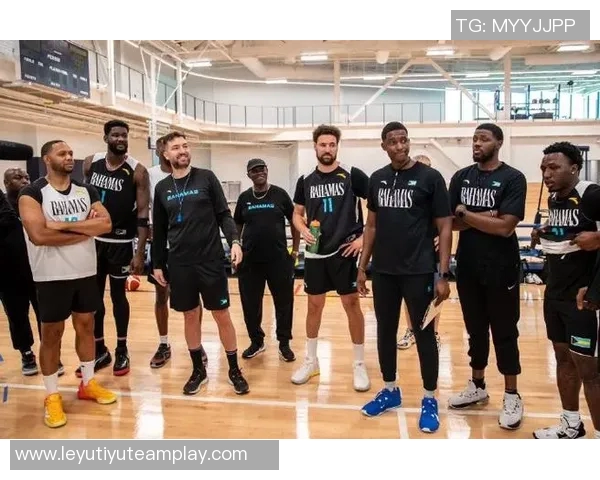 巴哈马国家队友谊深厚希尔德与埃奇库姆互换球衣笑声不断