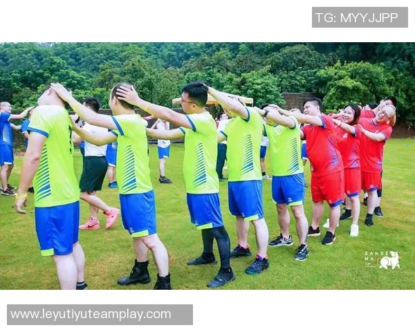 快船全队团建活动共赏橄榄球比赛并拍摄合影留念欢乐时光 快船全队团建活动共赏橄榄球比赛并拍摄合影留念欢乐时光