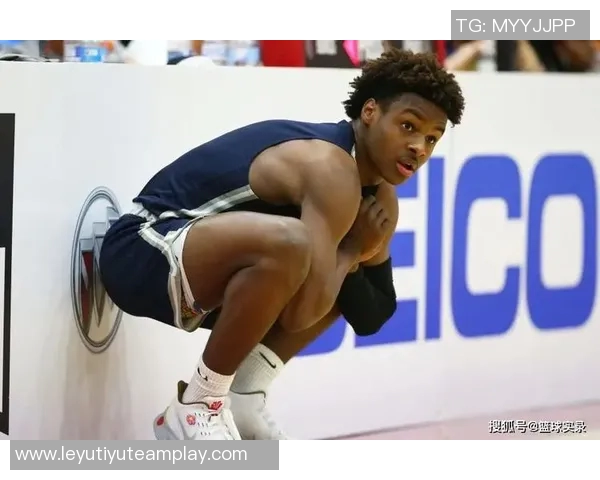 夸梅直言布朗尼受赞誉源于对老詹的崇拜与畏惧心理缺乏理性分析