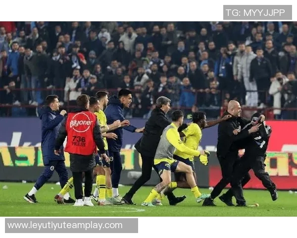 萨内29岁中场展现绝佳技巧连过三人后远射破门震撼全场